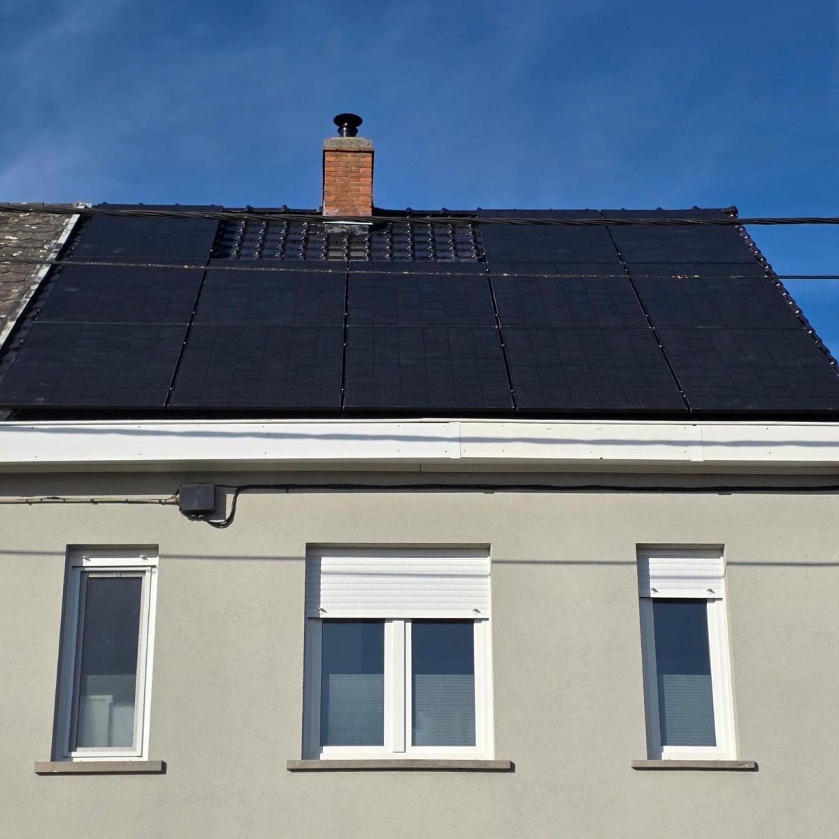 Project Krachtige zonnepaneleninstallatie met slimme batterijopslag in Zingem - JJ Electric zonnepanelen en domotica installatie