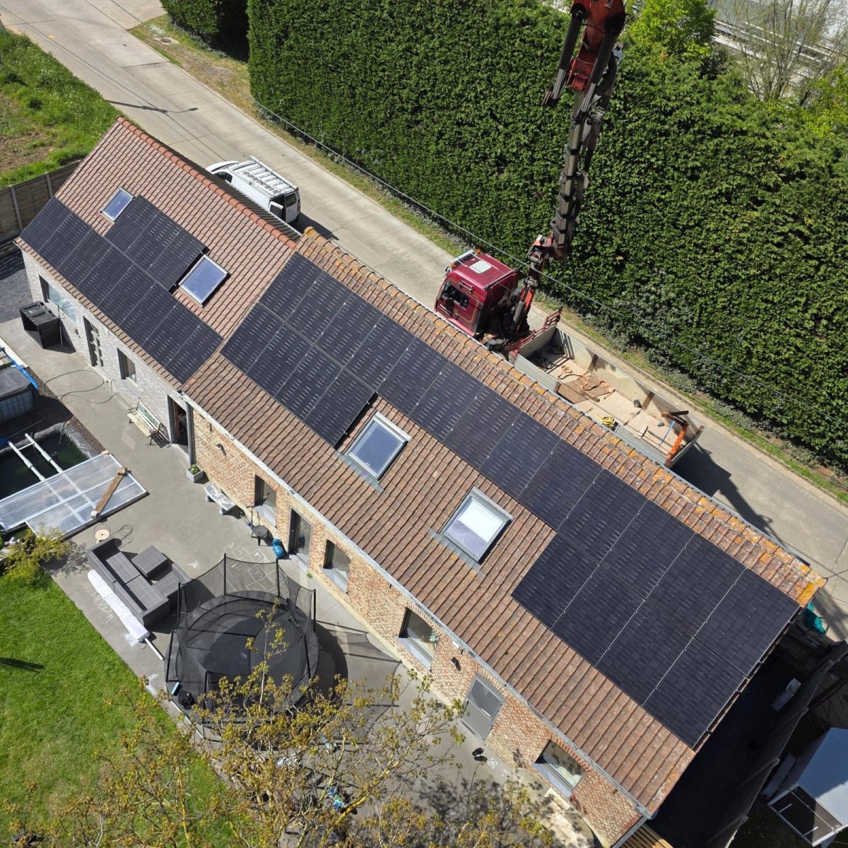 Project Krachtige residentiële zonne-installatie met batterijopslag in Nieuwkerke - JJ Electric