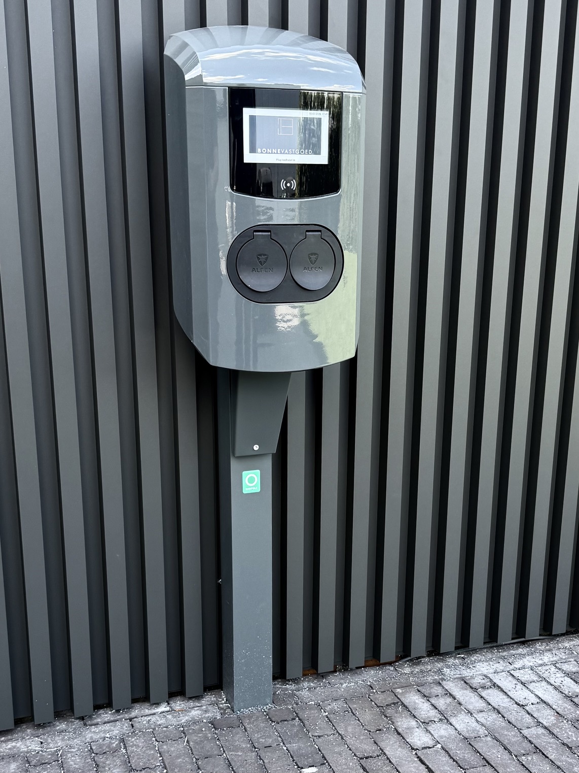 Zonnepanelen installatie Alfen Laadpalen in Maldegem door JJ Electric